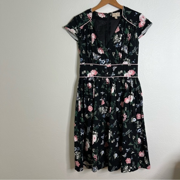Lindy Bop Pin-Up Style Dress Black Pink Floral Cap Sleeve Surplice Neck Size L - Picture 1 of 11